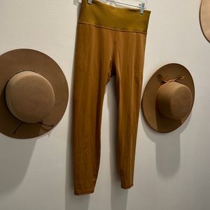 Vuori ribbed studio legging